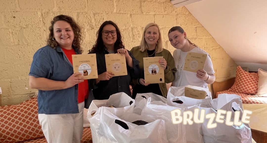 Samen tegen menstruatiearmoede: waarom onze donatie aan Bruzelle zo belangrijk is